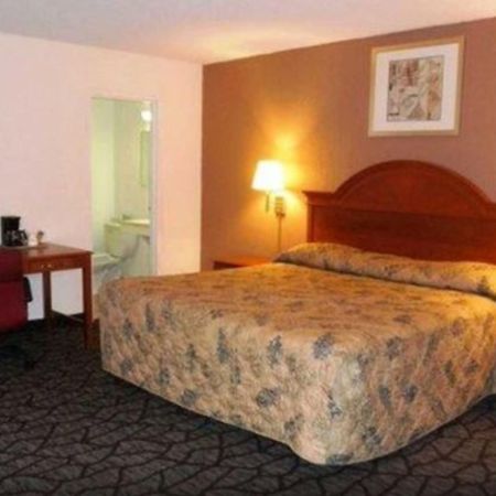 יאנגסטאון Rodeway Inn מראה חיצוני תמונה