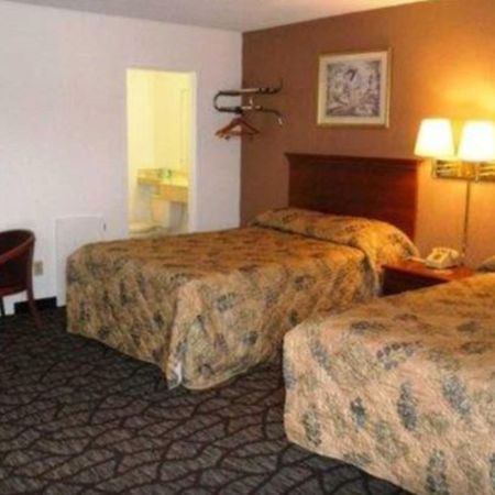 יאנגסטאון Rodeway Inn מראה חיצוני תמונה