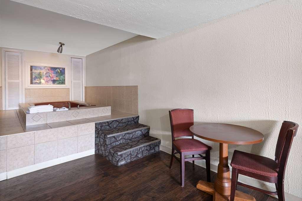 יאנגסטאון Rodeway Inn חדר תמונה