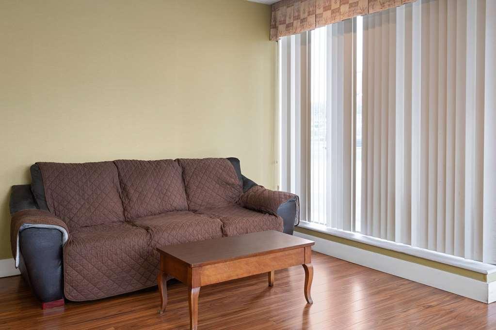 יאנגסטאון Rodeway Inn מראה פנימי תמונה